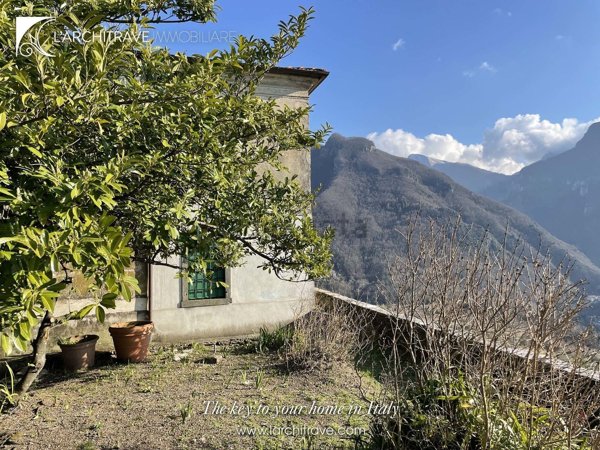 casa indipendente in vendita a Fivizzano