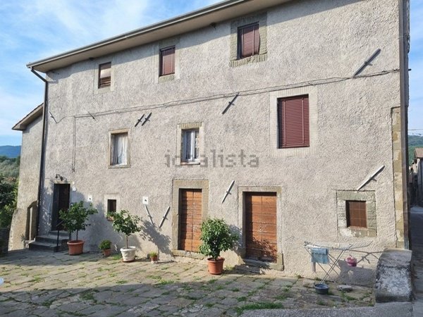 casa indipendente in vendita a Fivizzano