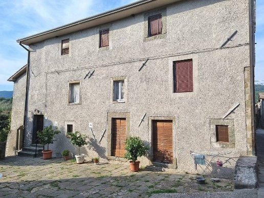 casa semindipendente in vendita a Fivizzano
