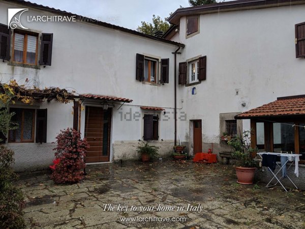 casa indipendente in vendita a Fivizzano