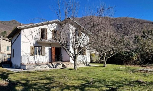 casa indipendente in vendita a Fivizzano