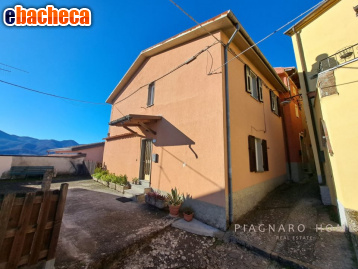 appartamento in vendita a Fivizzano in zona Ceserano