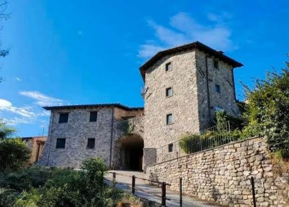 casa indipendente in vendita a Fivizzano in zona Gragnola