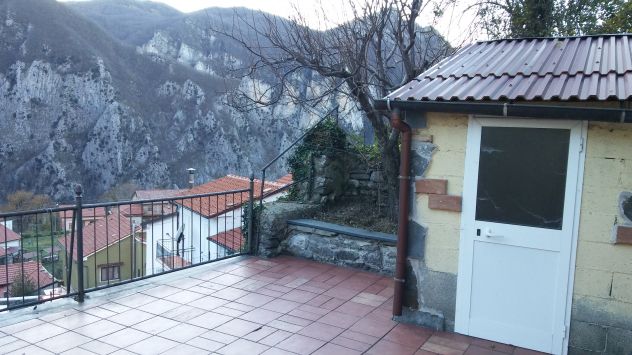 casa indipendente in vendita a Fivizzano in zona Vinca