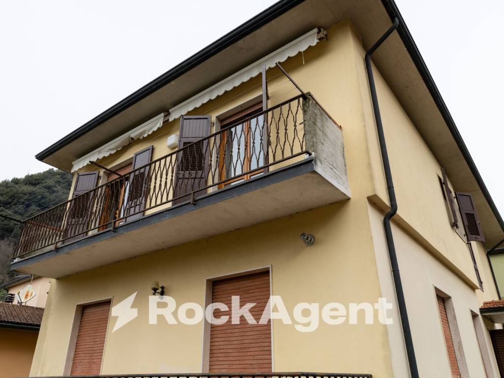 appartamento in vendita a Fivizzano in zona Equi Terme