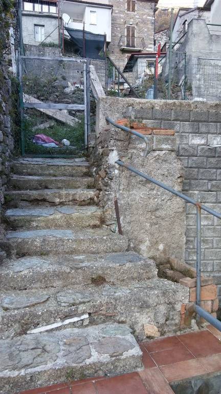 casa indipendente in vendita a Fivizzano in zona Vinca
