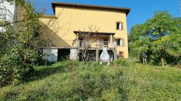 casa indipendente in vendita a Fivizzano