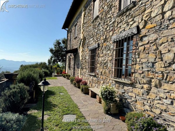 casa indipendente in vendita a Fivizzano