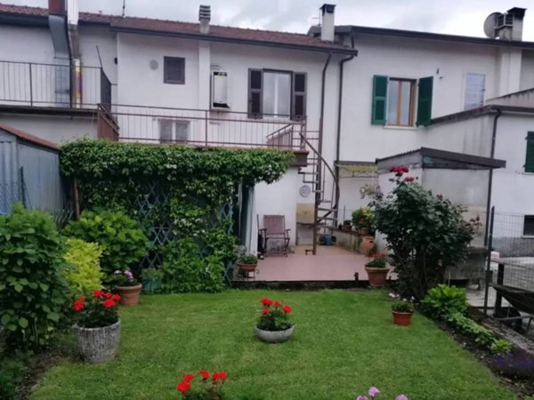 casa indipendente in vendita a Fivizzano in zona Gragnola