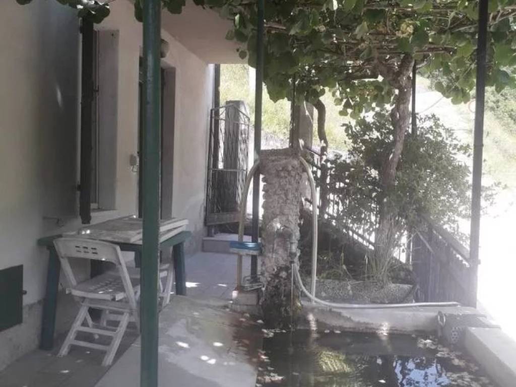casa indipendente in vendita a Fivizzano