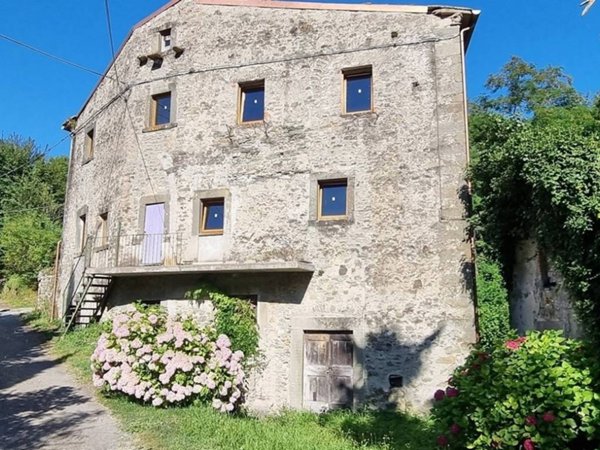 casa indipendente in vendita a Fivizzano