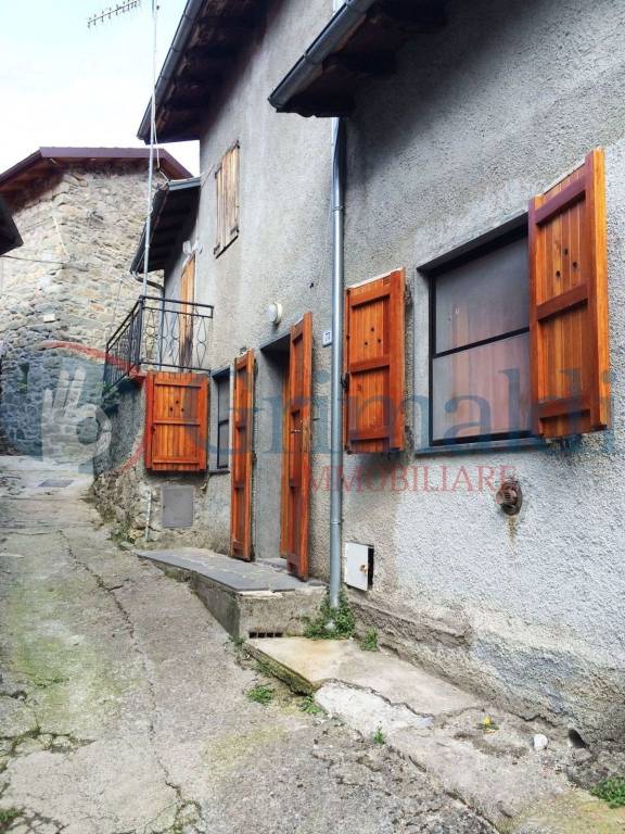 appartamento in vendita a Fivizzano in zona Sassalbo