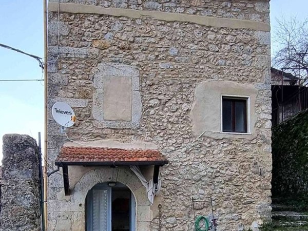 casa semindipendente in vendita a Fivizzano
