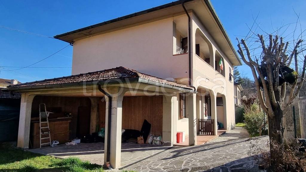 casa indipendente in vendita a Fivizzano