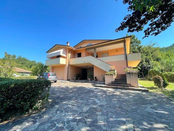 casa indipendente in vendita a Fivizzano in zona Pò