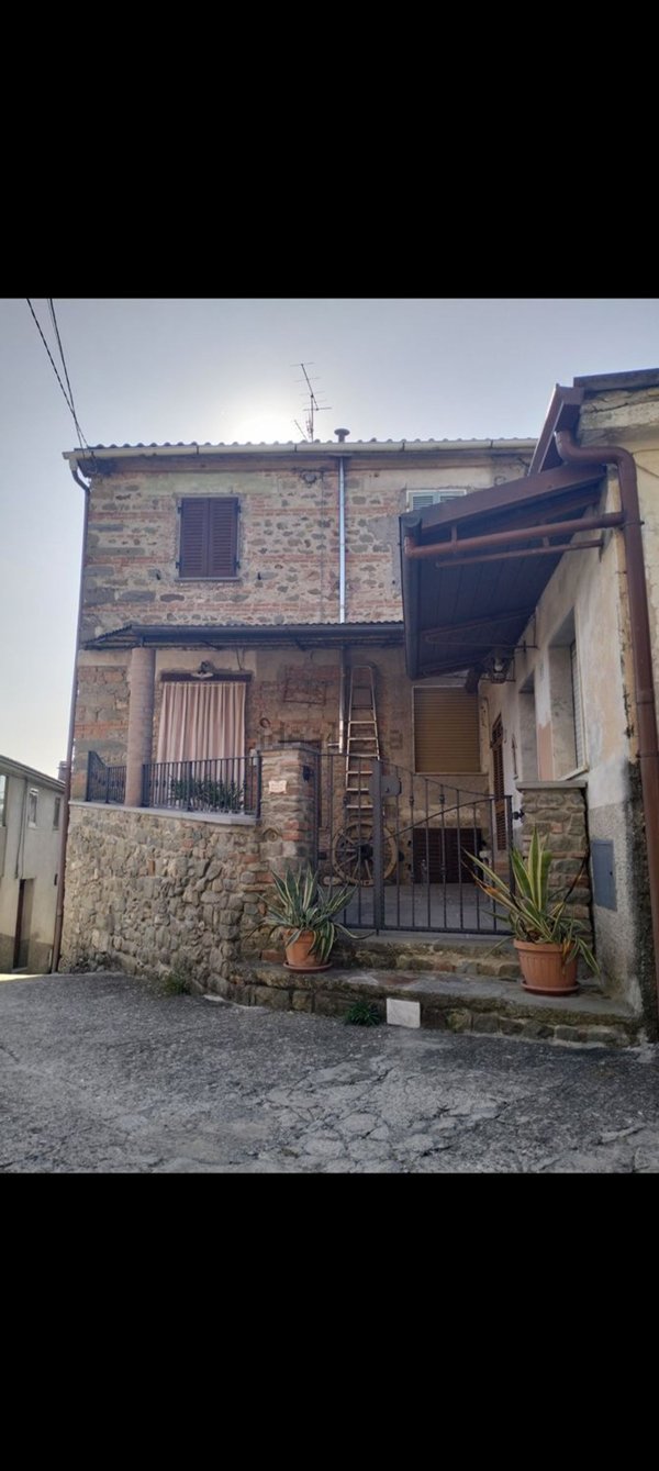 casa indipendente in vendita a Fivizzano