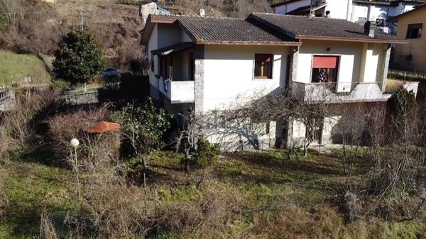 casa indipendente in vendita a Fivizzano