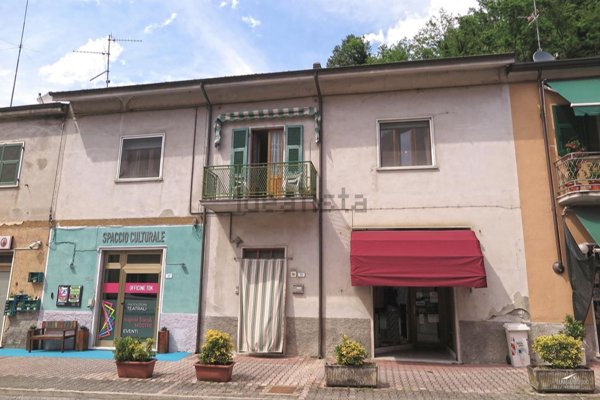 casa indipendente in vendita a Fivizzano