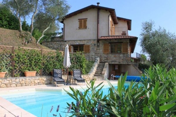 casa indipendente in vendita a Fivizzano