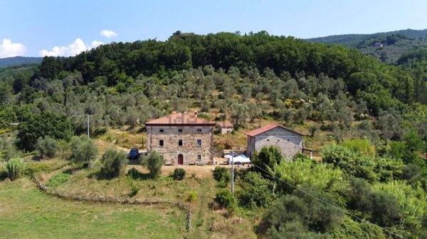 casa indipendente in vendita a Fivizzano in zona Moncigoli