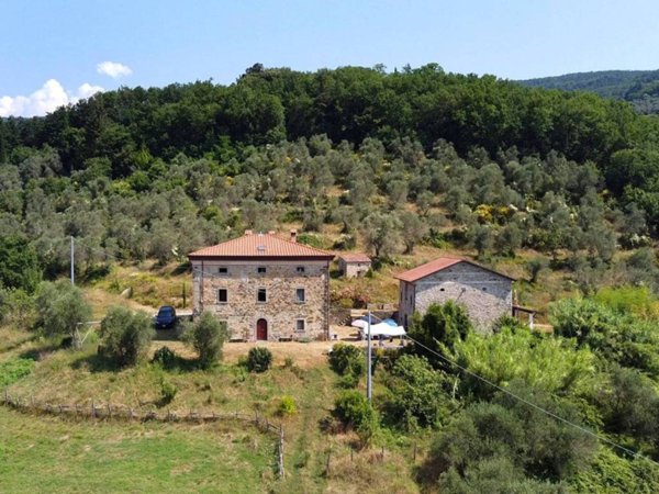casa indipendente in vendita a Fivizzano in zona Moncigoli