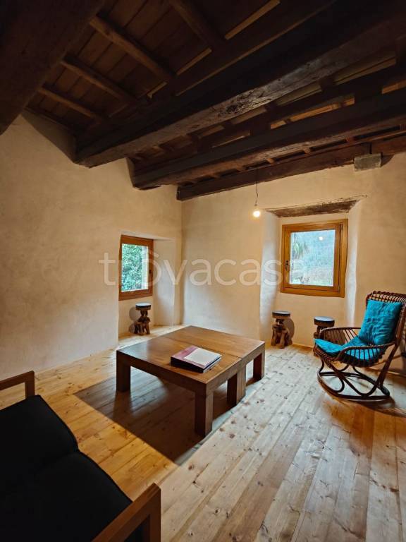 casa indipendente in vendita a Fivizzano