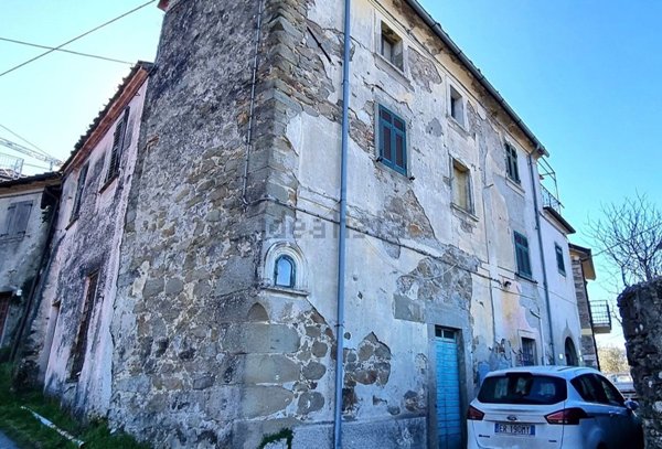 casa semindipendente in vendita a Fivizzano