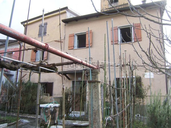 casa indipendente in vendita a Fivizzano