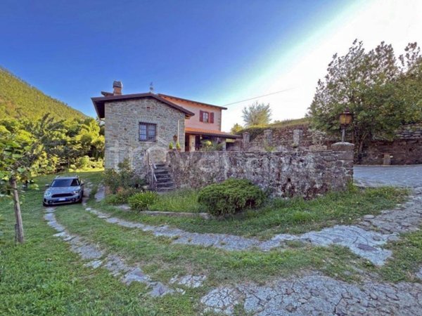casa indipendente in vendita a Fivizzano in zona San Terenzo