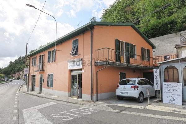 casa semindipendente in vendita a Fivizzano