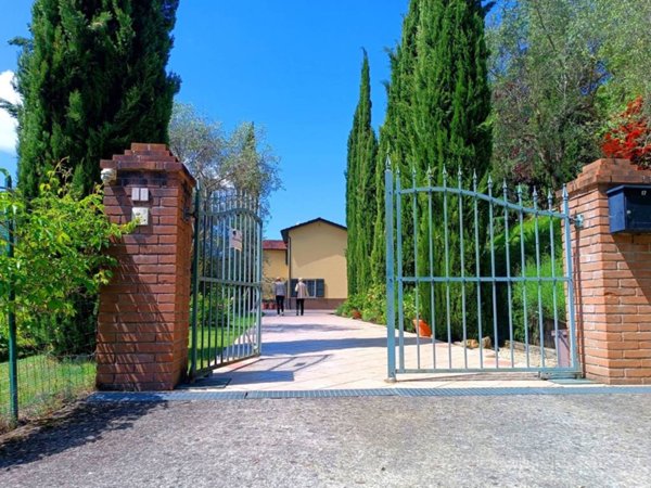casa indipendente in vendita a Fivizzano