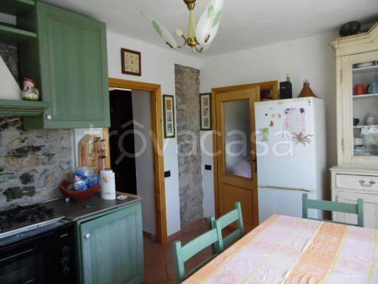 casa indipendente in vendita a Fivizzano
