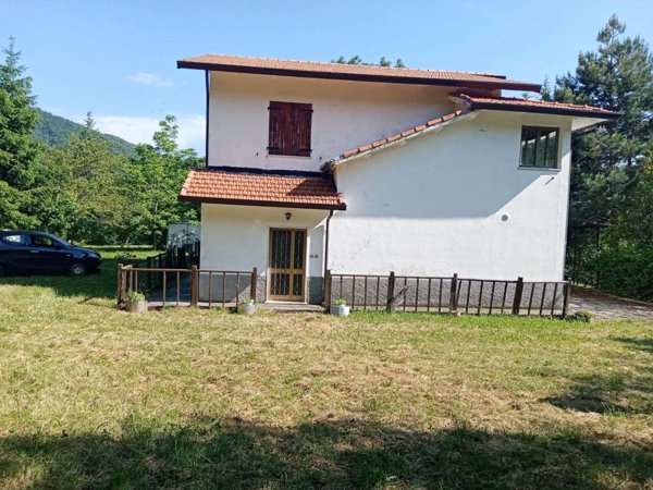 casa indipendente in vendita a Fivizzano