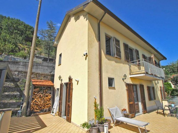 casa indipendente in vendita a Fivizzano