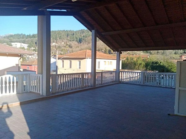 casa semindipendente in vendita a Fivizzano