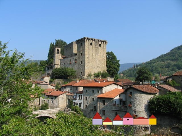 casa indipendente in vendita a Fivizzano in zona Verrucola