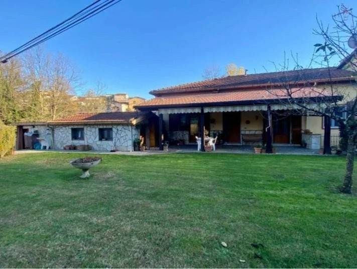 casa indipendente in vendita a Fivizzano