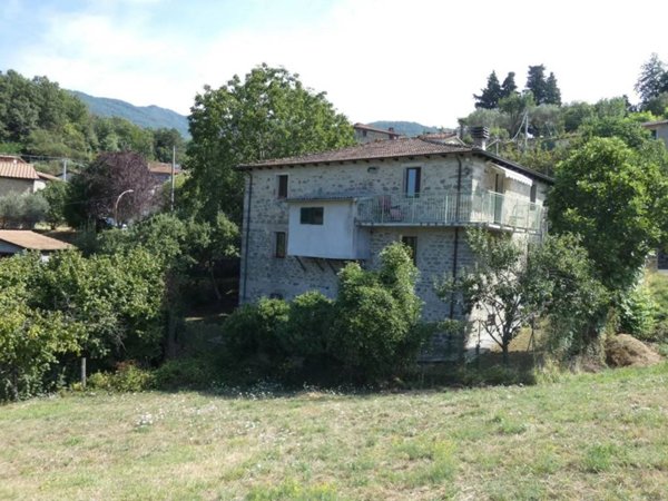 casa indipendente in vendita a Fivizzano