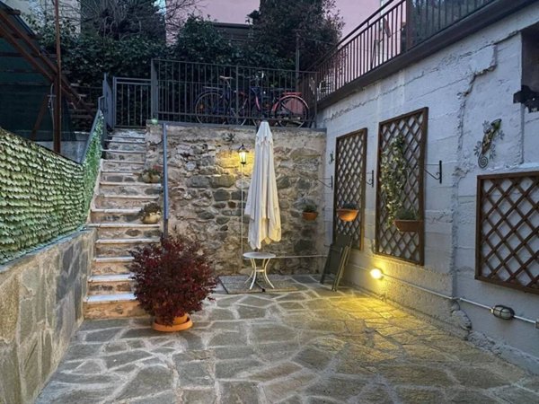 casa indipendente in vendita a Fivizzano