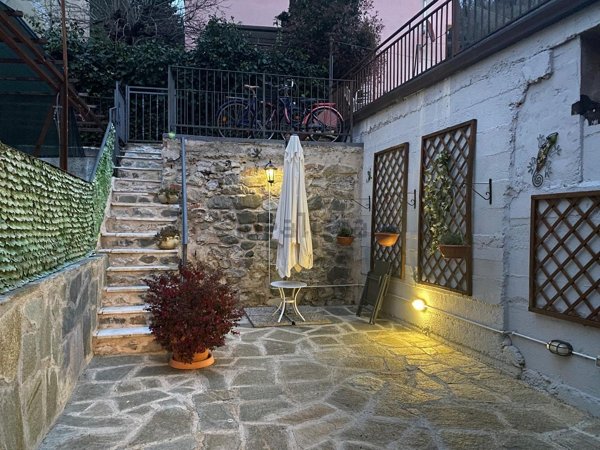 casa indipendente in vendita a Fivizzano