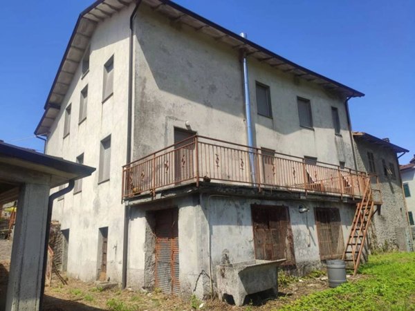 casa indipendente in vendita a Fivizzano