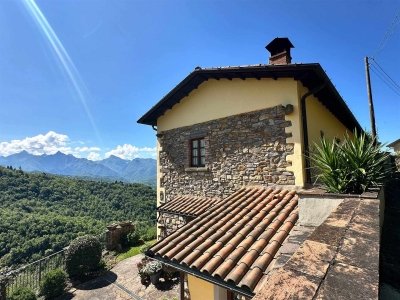 casa indipendente in vendita a Fivizzano