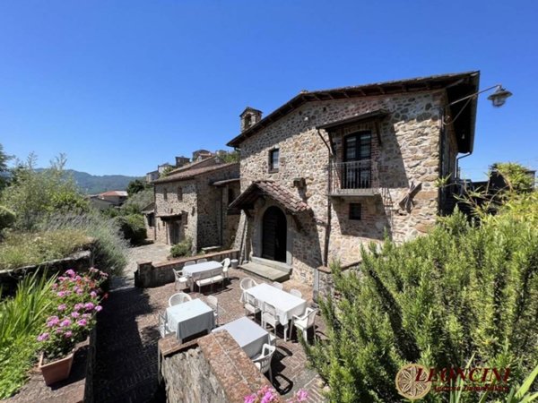 casa indipendente in vendita a Fivizzano in zona Ceserano
