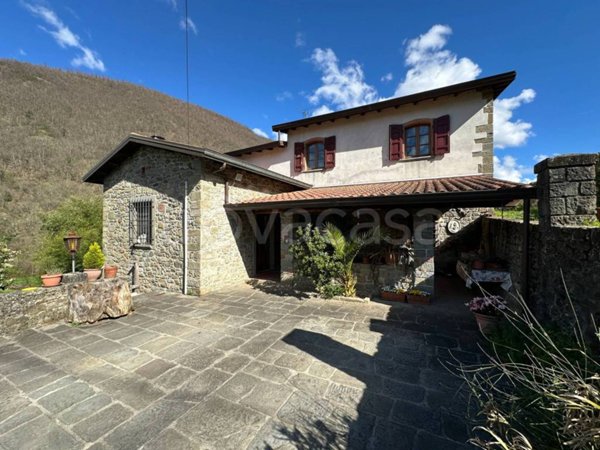 casa indipendente in vendita a Fivizzano in zona Posara