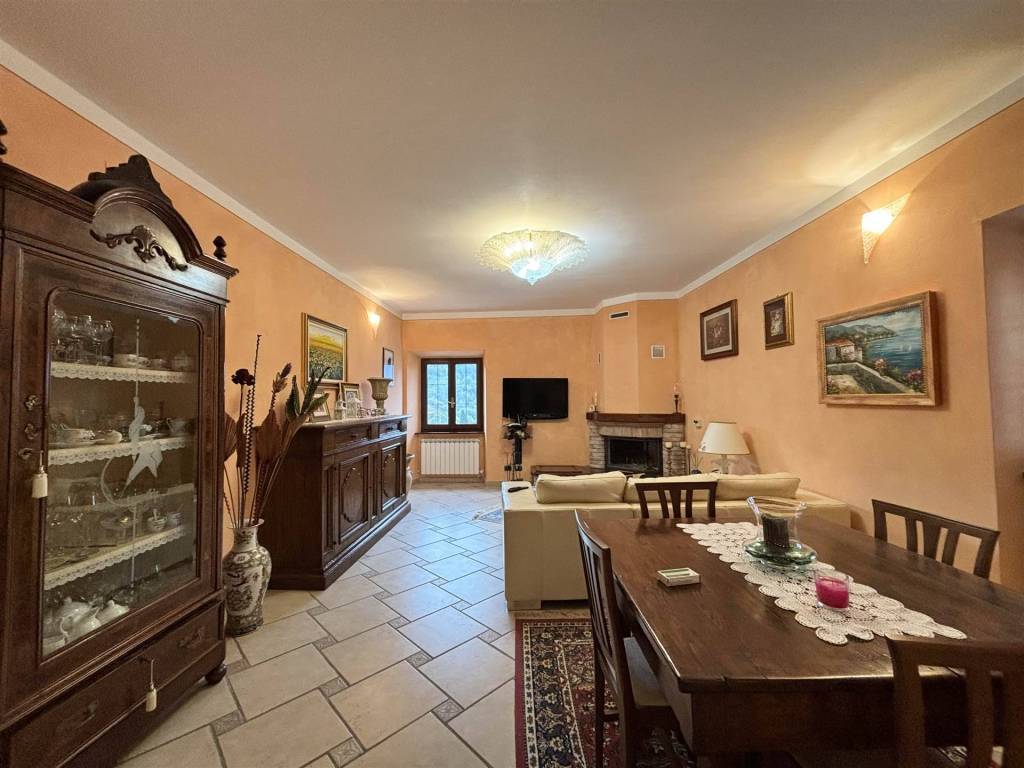 casa semindipendente in vendita a Fivizzano in zona Groppoli