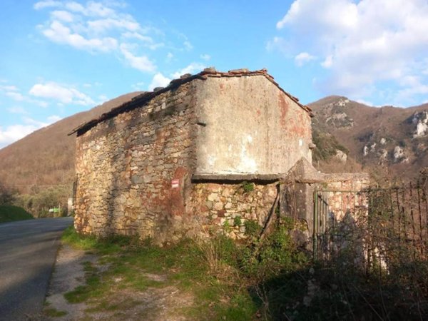 casa indipendente in vendita a Fivizzano in zona Tenerano