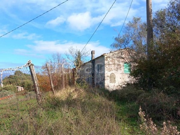 casa indipendente in vendita a Fivizzano