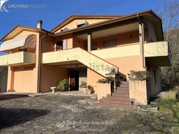 casa indipendente in vendita a Fivizzano