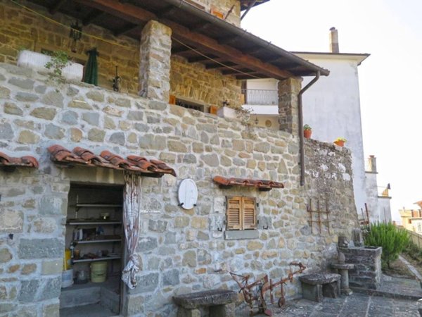 casa indipendente in vendita a Fivizzano in zona Magliano