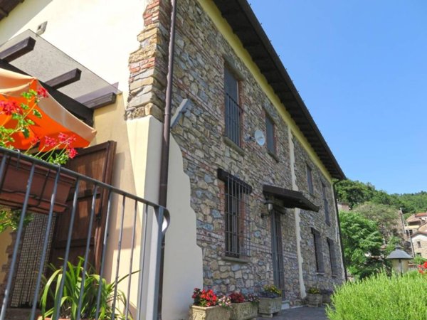 casa indipendente in vendita a Fivizzano